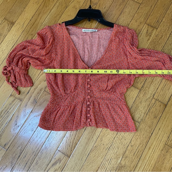 NWOT Abercrombie & Fitch Coral Peplum Cottagecore Floral Fairy Blouse Size Small - Picture 9 of 11